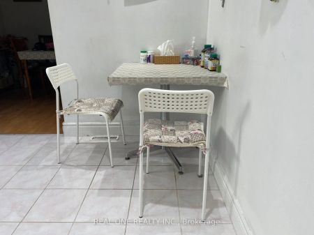 334 Chester Le Boulevard #MAIN - Photo 3