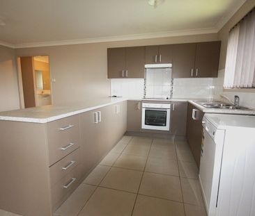 Well, Presented Freestanding 3 Bedroom Duplex - Photo 3