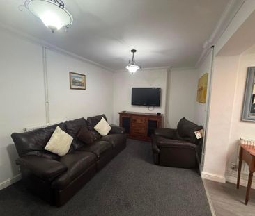 4 bedroom house to rent - Photo 1