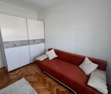 Închiriez apartament 3 camere - Photo 2