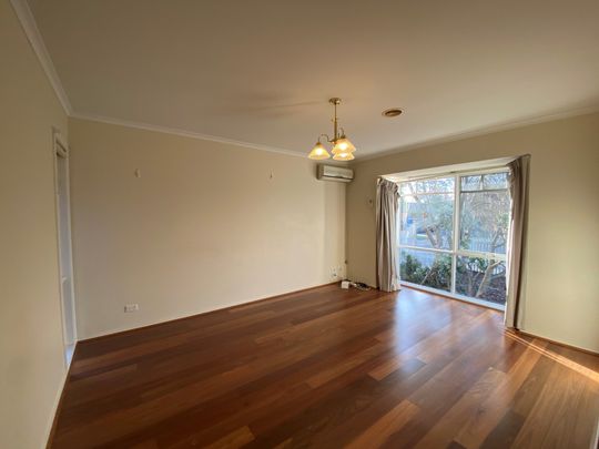 Spacious Townhouse - Photo 1