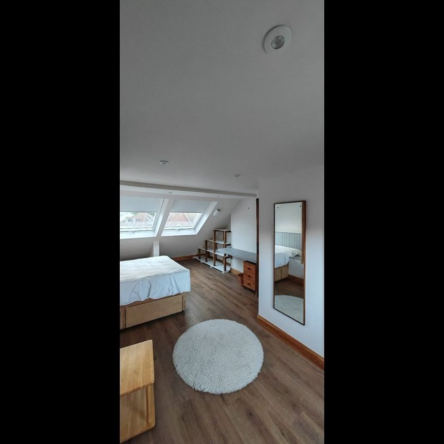 Room in a Shared House, Luckwell Road, BS3 - Photo 1