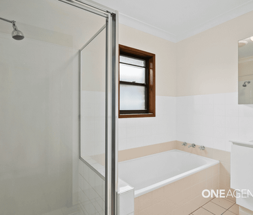 COMFORT AND PRIVACY COMBINED IN A QUIET CUL-DE-SAC - Photo 6