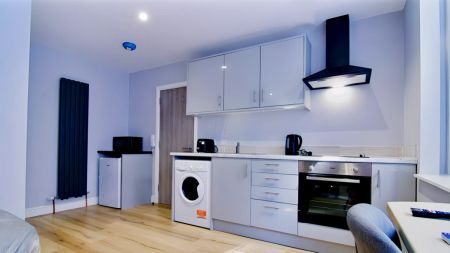 Studio 3 - Photo 2