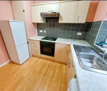 1 Bed Flat, Carlton Court, M25 - Photo 4