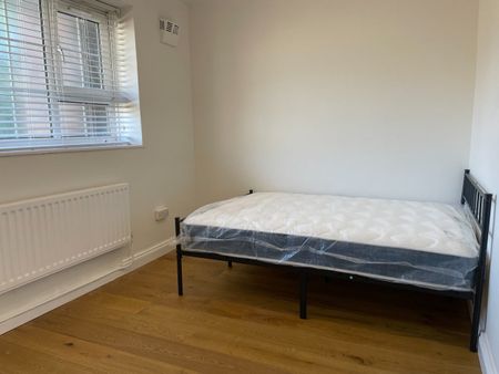 3 Bed Flat, Longridge House, SE1 - Photo 2
