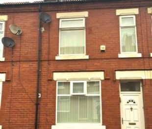 4 bedroom property to rent in Salford - Photo 1