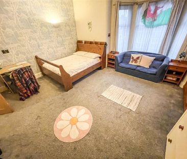 4 bedroom terraced house to rent - Photo 5