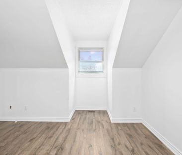 For Lease - 1 Grovepark Street, Richmond Hill, Ontario - Photo 1