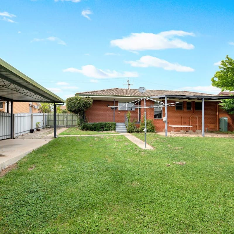Comfortable Family Home - Photo 1
