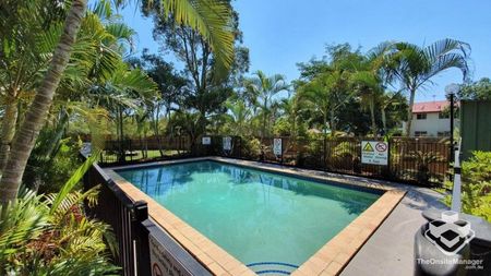 Quiet Complex, Pool & A/C - Photo 5