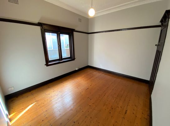 Charming Three Bedroom Family Home - Photo 1