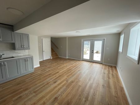 For Lease - 130 Terrace Hill Street Unit# Rear, Brantford, Ontario - Photo 3