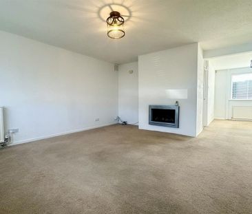 4 bedroom detached house to rent - Photo 2