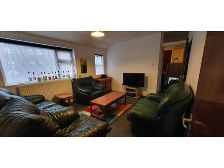 3 bedroom flat to rent - Photo 5
