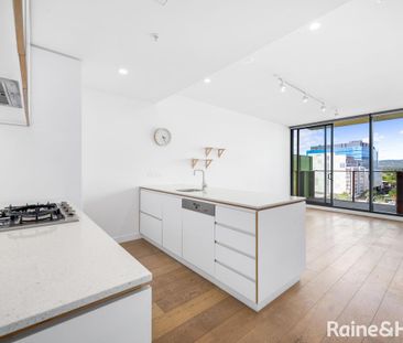 Stylish One-Bedroom Apartment - Walk to Central Market & Victoria S... - Photo 1