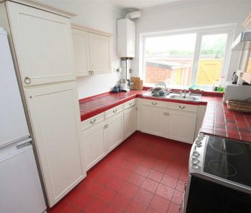 4 bedroom private hall to rent - Photo 3