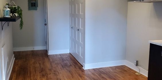 4 1/2 à Louer Au Rdc + Cour Privée - Photo 3