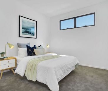 Elevated Townhouse in Morningside - Photo 4