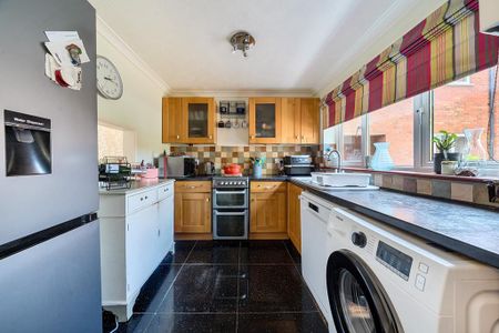 3 bedroom terraced house to rent - Photo 2