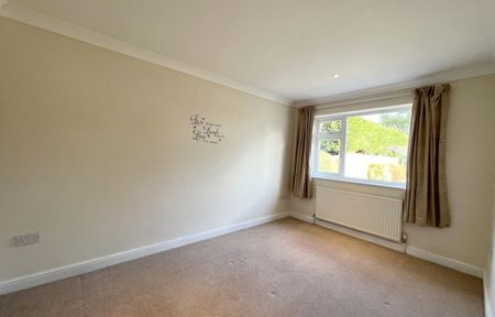 3 bedroom detached bungalow to rent - Photo 4