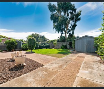 Lovely 2 Bedroom Home - Photo 6