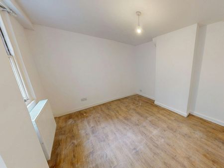 Flat to rent on - Photo 4