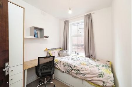 4 Bed End Terrace, Avenue Road Extension, LE2 - Photo 3