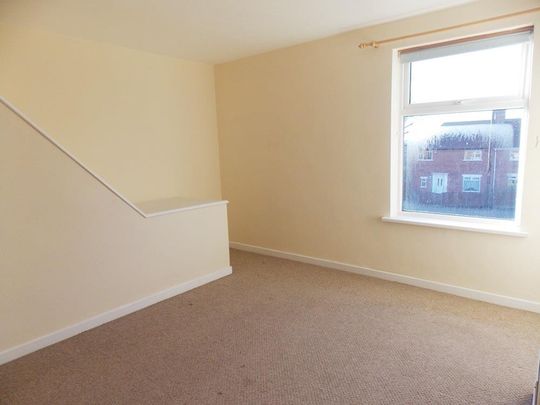 2 bed terraced to rent on Ilkeston, Green Lane, DE7 - Photo 1