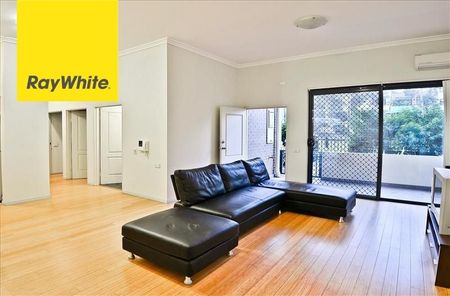 Oversized 2 Bedroom - Photo 4