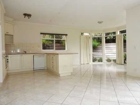 17 Jising Court, DONCASTER EAST - Photo 3