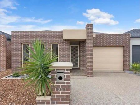 “Perfect Location **APPLY FOR THIS PROPERTY NOW**” - Photo 4