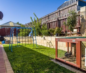 Spacious Elevated Family Home in Sought-After Mindarie - Photo 2