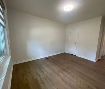 For Lease - 116 Cartier Crescent Unit# Main Floor, Richmond Hill, O... - Photo 3