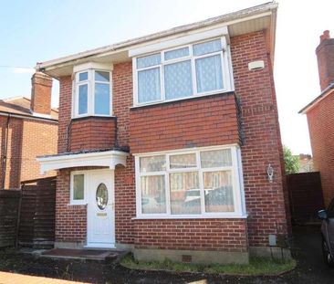 Bedroom Detached House In Winton, BH9 - Photo 6