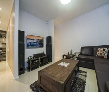 Low Maintenance Family Home - Photo 6