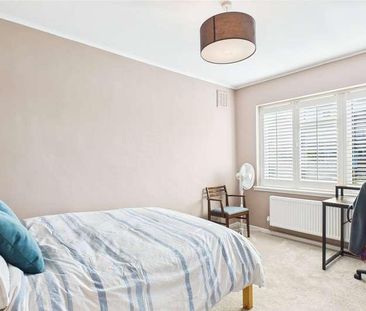 Larchfield Road, Maidenhead, Berkshire, SL6 - Photo 1