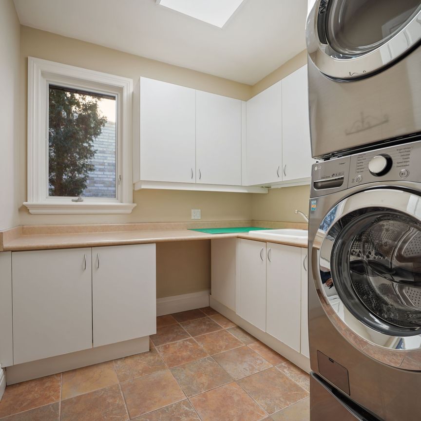 For Lease - 1283 Lindburgh Court, Mississauga, Ontario - Photo 1