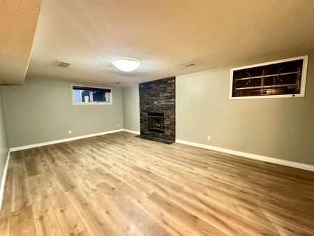 10423 40 Avenue NW - Photo 4