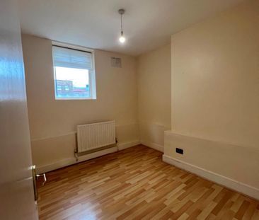 2 Bed Flat, Regal Row, SE15 - Photo 3