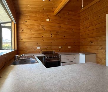 3 Bedroom Family Home in Frankleigh Park - Photo 1