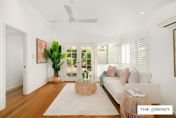 4 Bedroom Coastal Living at Its Best! - Photo 1