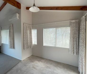 Sunny 3 bedroom in nice quiet surburb - Photo 2