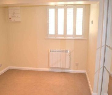 Station Road, Chinnor, Oxfordshire, OX39 - Photo 2