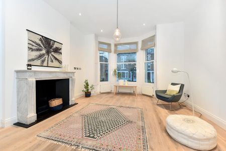 4 bedroom flat to rent - Photo 5