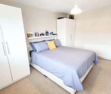 Wordsworth Road, Slough, Berkshire, SL2 - Photo 5