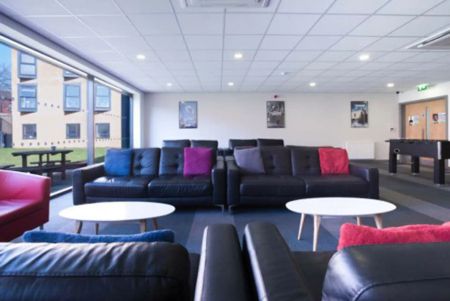 Premier En-Suite, London House - Photo 4