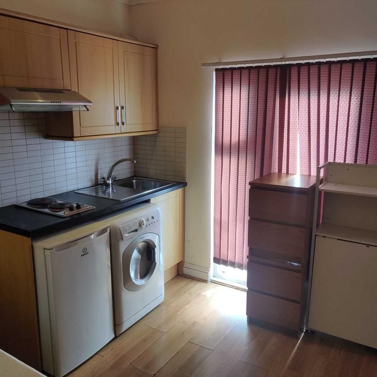 Studio to rent - Photo 1