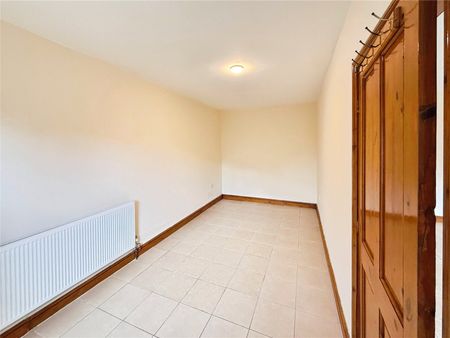 Bridge Road, Bagshot, Surrey, GU19 5AT - Photo 4