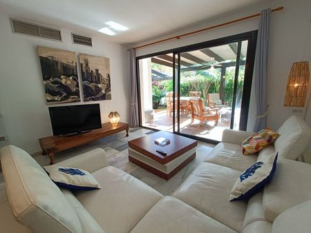 Apartamento planta baja en alquiler en Marbella, Marbella - Photo 2